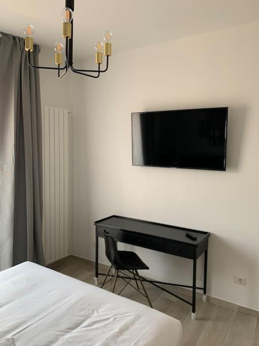 Apartment Trilocale Con Vista E Due Bagni Vicino Citylife Milan